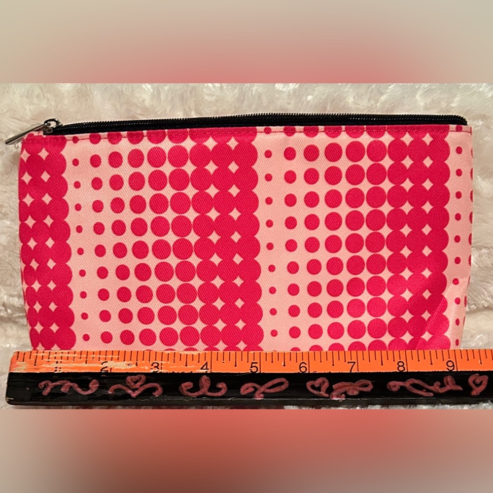 Clinique Eyeshadow Palette with Pink Cosmetic Bag - Picture 4 of 7